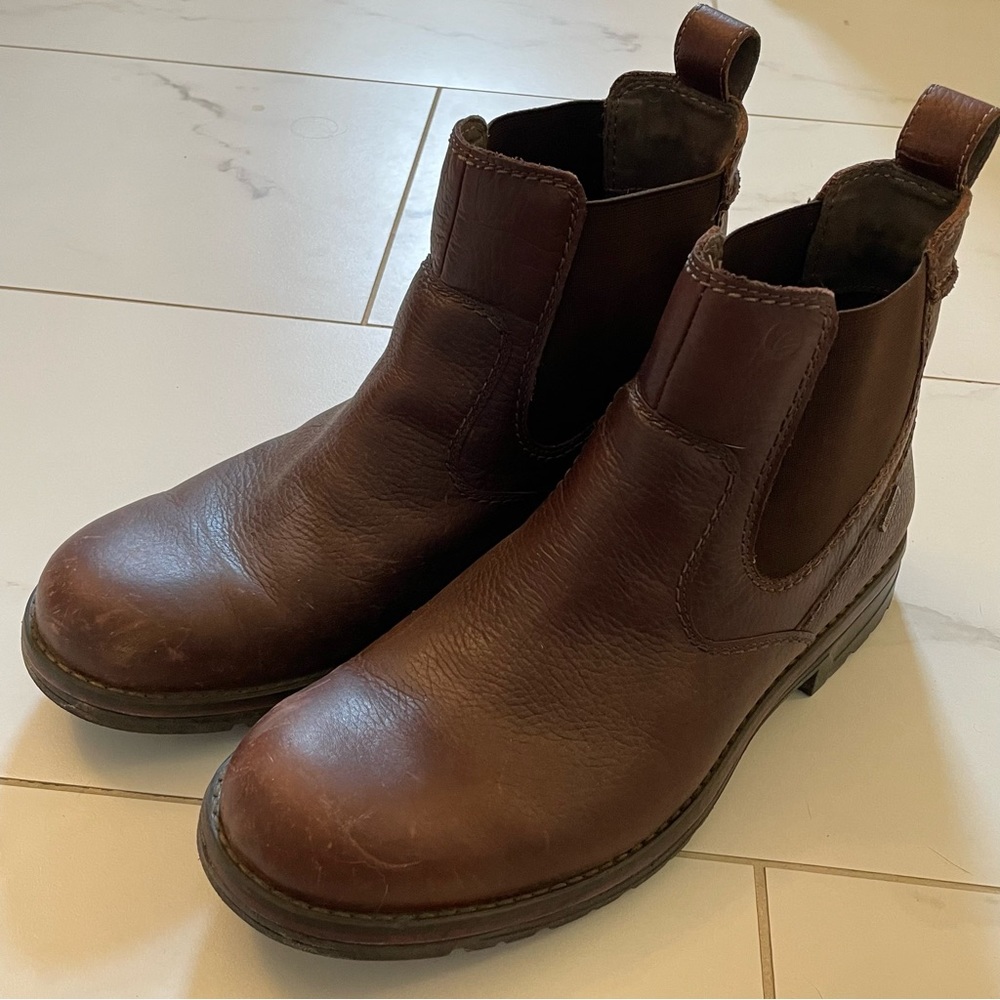 Clark’s Chelsea brown boots 10.5/44 GUC